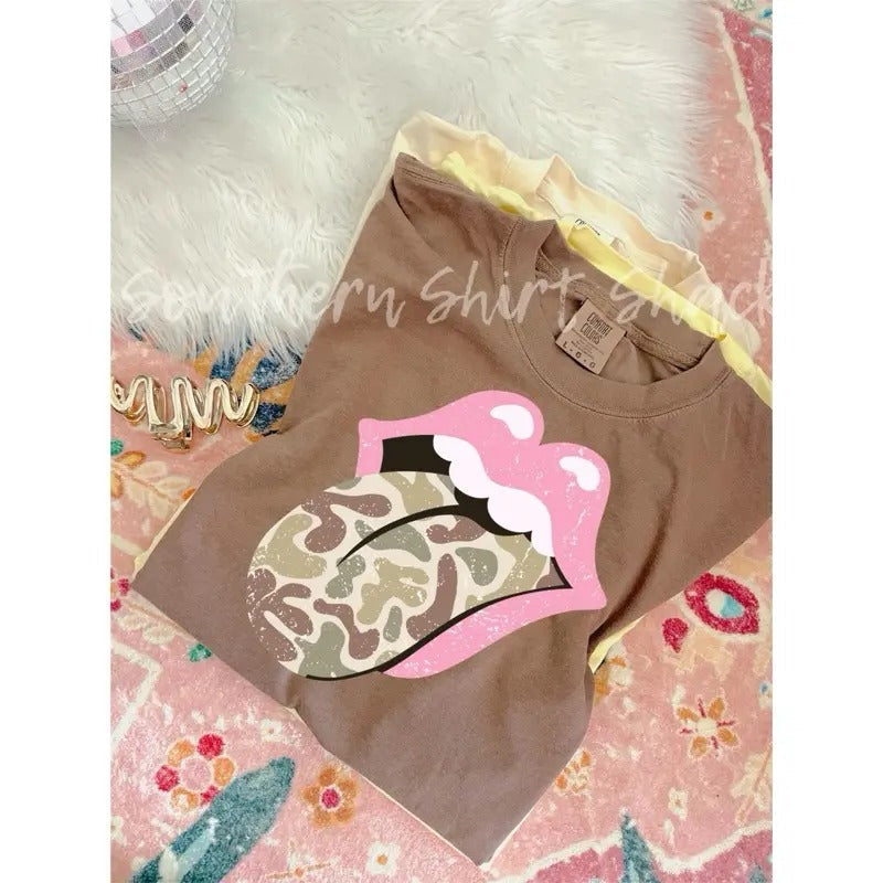 Camo Tongue Camo Girly Espresso Comfort Colors T-Shirts