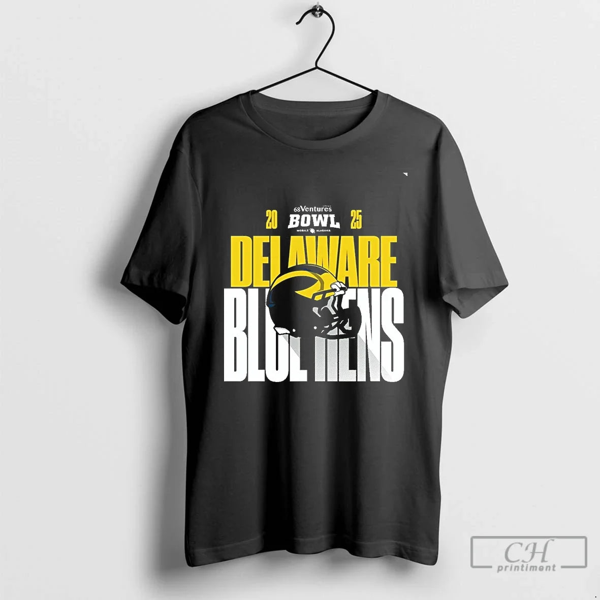 Classic Delaware Blue Hens 2025 68 Ventures Bowl Helmet Chriast T-Shirts