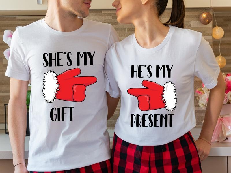 Couples Party Shirt She'S My Shirt He'S My Present Husband Wife Short Sleeve Funny Matching Boyfriend Girlfriend Shirt T-Shirts