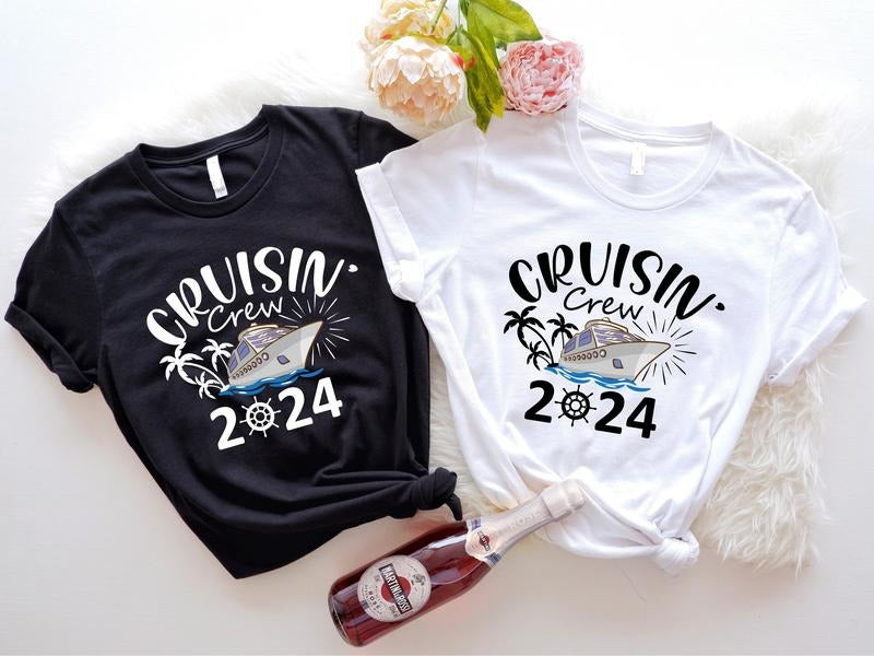 Cruising Crew 2024 Matching Family Vacation Shirts Friends Cruise Trip Cruise Squad Shirt Summer Boat Shirt T-Shirts