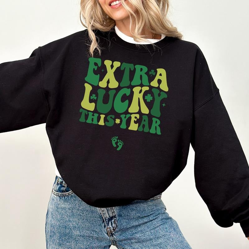Extra Lucky This Year St Patrick'S Day Pregnancy Reveal Pregnancy Announcement Shirt Mom Be Shirt St Patrick'S Baby Shower T-Shirts