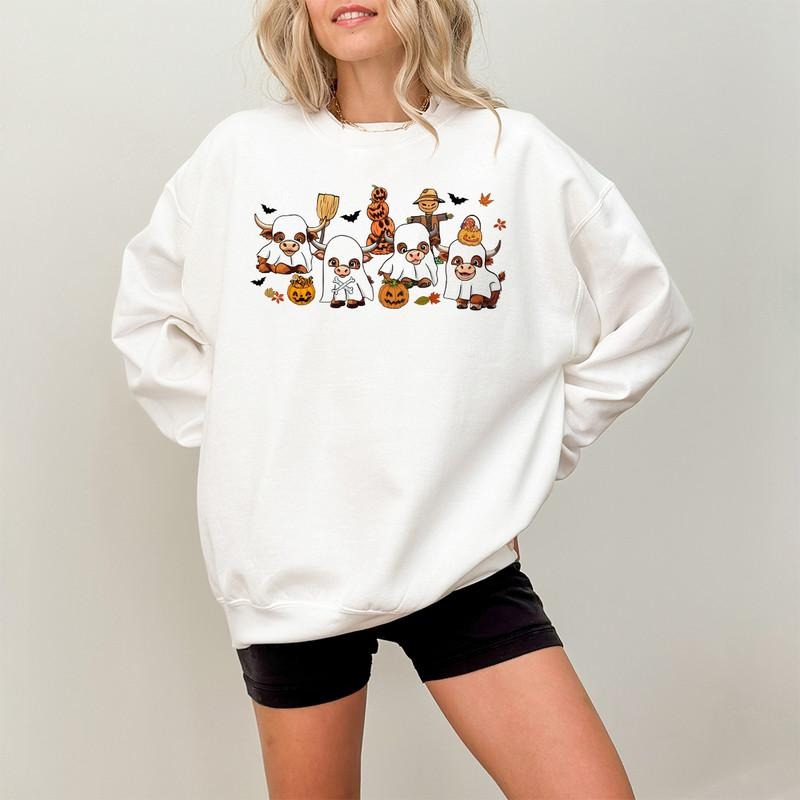 Highland Cow Halloween Western Halloween Fall Shirt Retro Spooky Season Funny Halloween T-Shirts