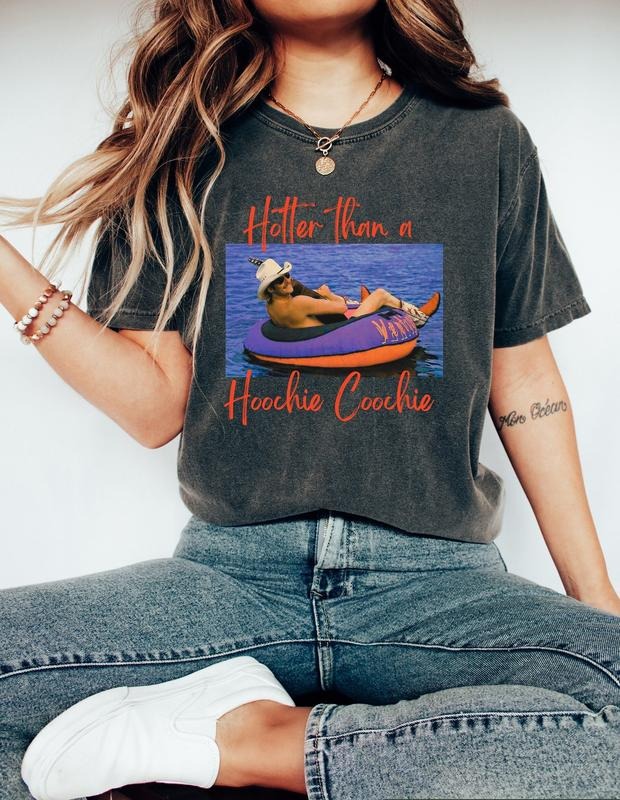 Hotter Than Hoochie Coochie Summer Vacation Music Lover 90s Country Music Summer Shirt Concert Comfort Fabric T-Shirts