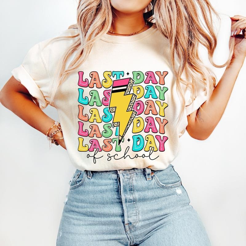 Last Day School Teacher School'S Out Summer End School Year Teacher Appreciation Teacher Summer Retro Teacher T-Shirts