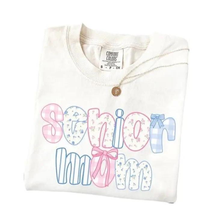 [Sale Up 30%] Comfort Colors Cute Senior Mom Shirt Floral Senior Mom Shirt Preppy Mom Shirt 2026 Graduation Shirt Proud Mom T-Shirts