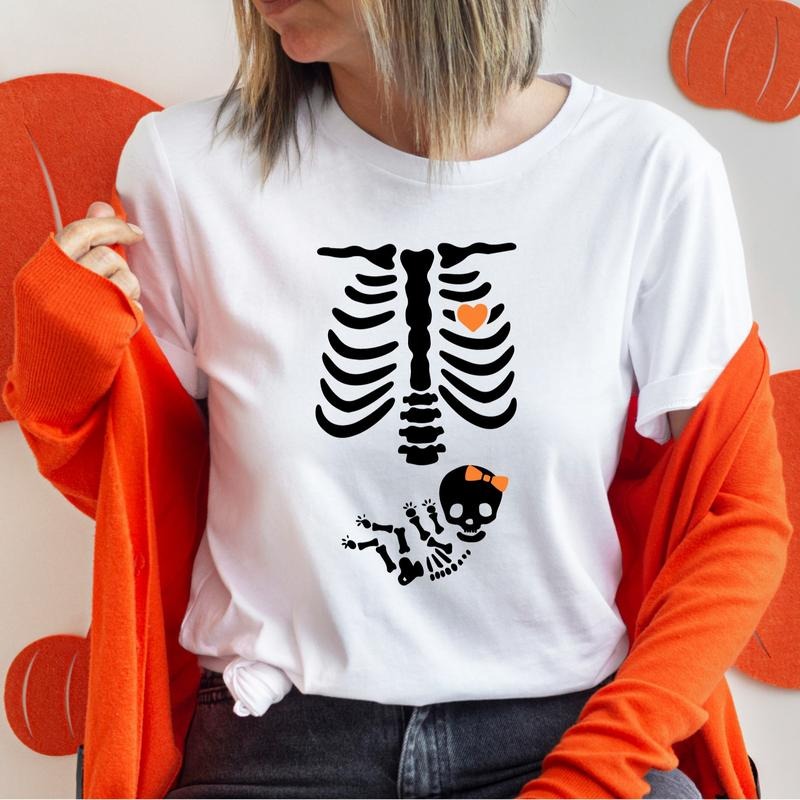 Skeleton Maternity Halloween Girl Pregnancy Announcement Shirt New Mom Be Pregnant Wife T-Shirts