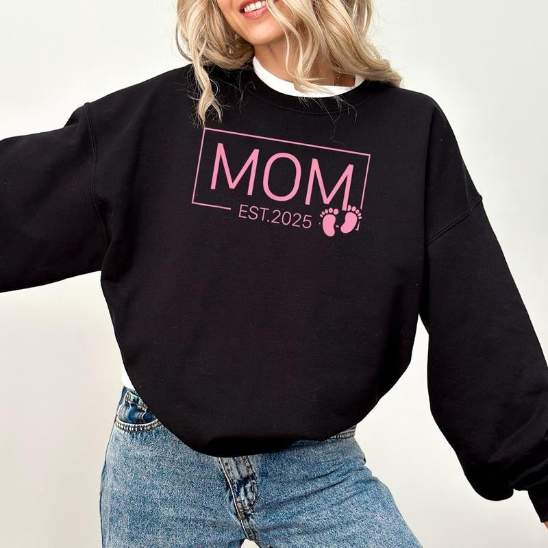 St Patricks Day Pregnancy Announcement St. Patrick'S Day Baby Reveal Funny Pregnant Maternity Shirt Lucky Mom Be T-Shirts