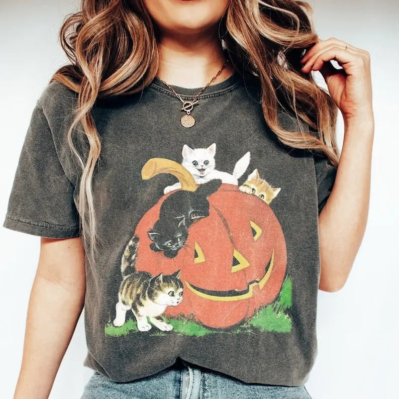 Vintage 90s Cat Halloween Shirt Retro Halloween Shirt Spooky Season Pumpkin Shirt Cat Lover Shirt Black Cat Shirt Spooky Season T-Shirts